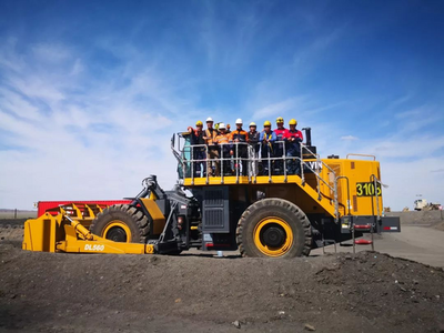 新突破！徐工正面吊產(chǎn)品揚(yáng)帆出海，助力中亞區(qū)域礦山施工升級(jí)